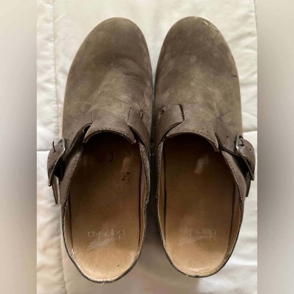 Dansko wedge size 40